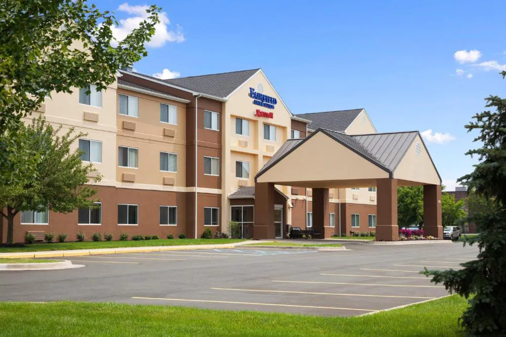 Fairfield Inn & Suites Lansing West hotel hero