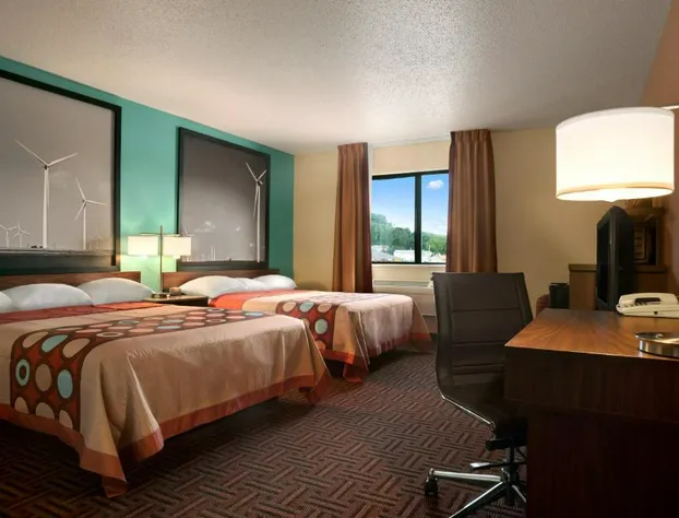 Super 8 by Wyndham Peoria East hotel detail image 4