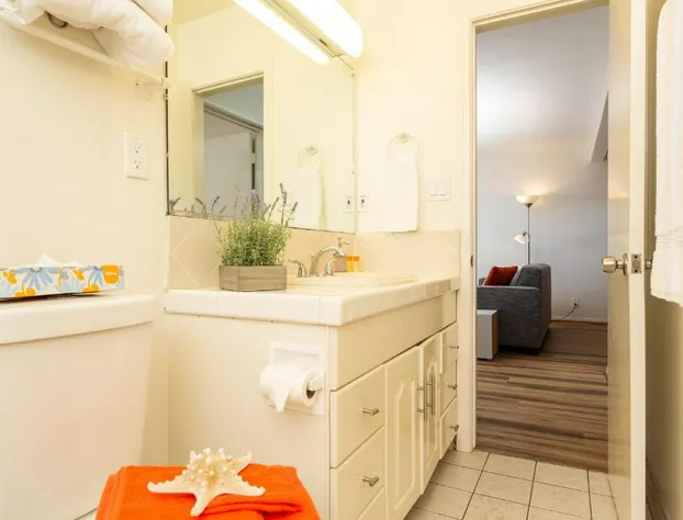 Sea View Inn at the Beach hotel detail image 4