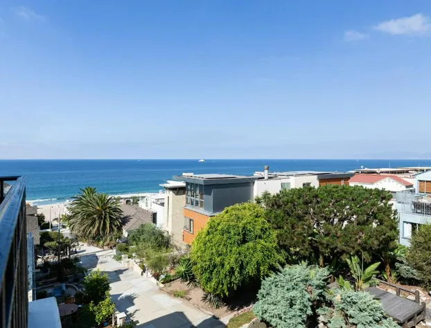 Sea View Inn at the Beach hotel detail image 3