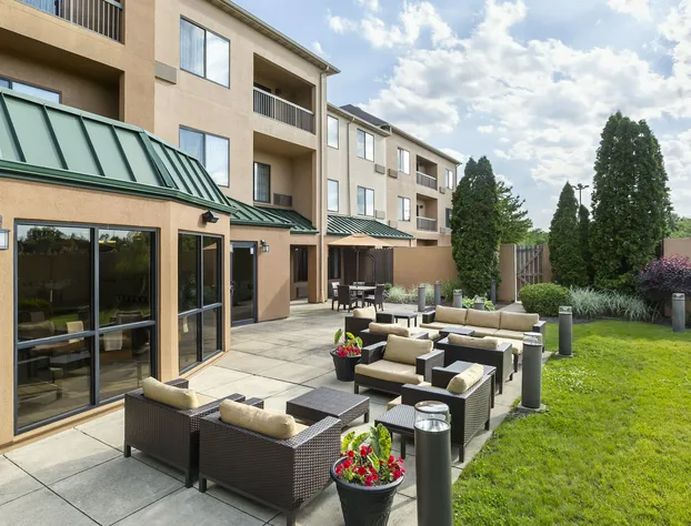 Courtyard by Marriott Peoria hotel detail image 4