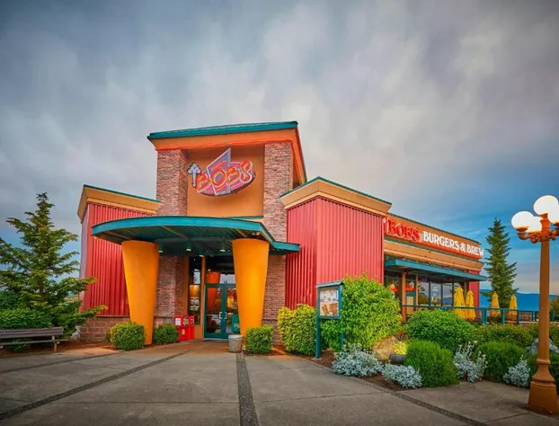 Fairfield Inn & Suites by Marriott Burlington hotel detail image 1