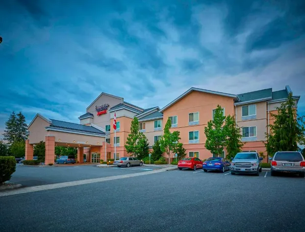 Fairfield Inn & Suites by Marriott Burlington hotel detail image 3