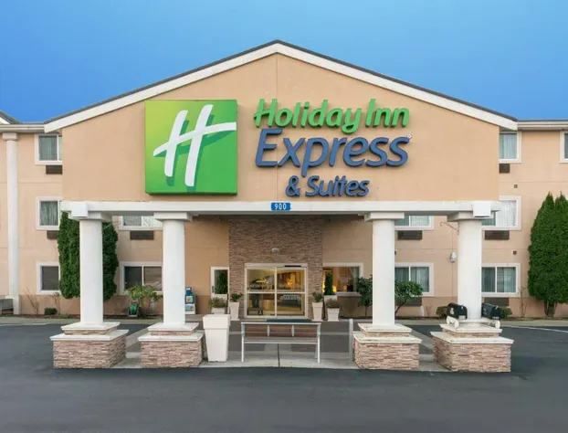 Holiday Inn Express & Suites Burlington by IHG hotel detail image 2