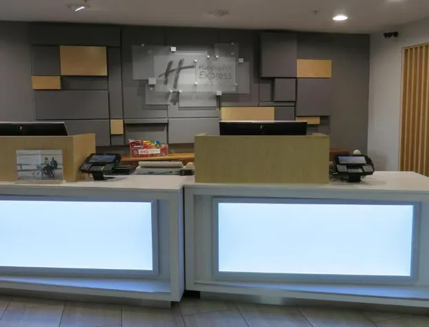 Holiday Inn Express & Suites Burlington by IHG hotel detail image 3
