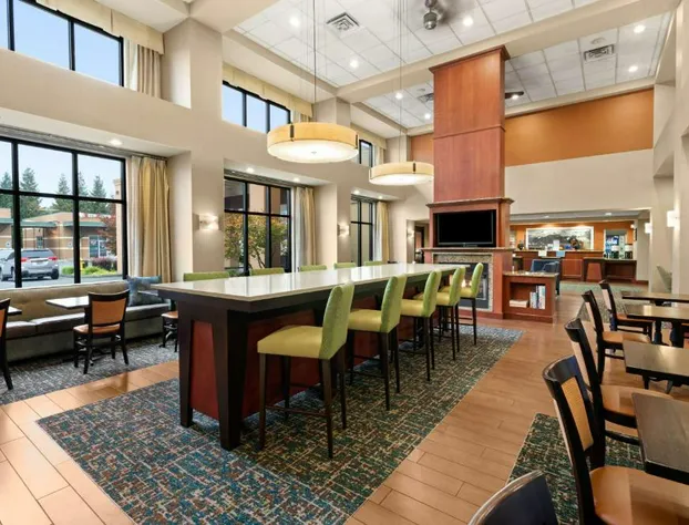 Hampton Inn & Suites Burlington hotel detail image 2