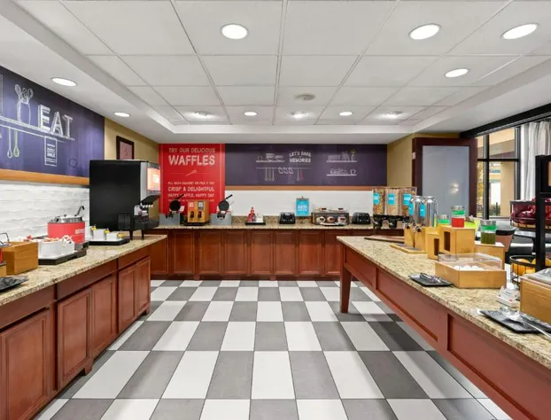 Hampton Inn & Suites Burlington hotel detail image 3