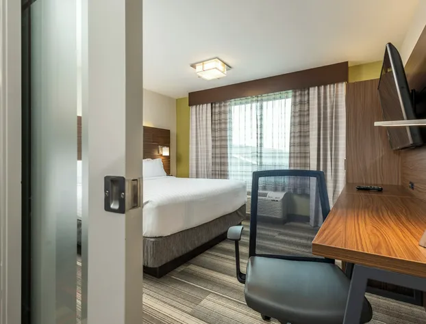 Holiday Inn Express & Suites Medicine Hat Transcanada Hwy 1 by IHG hotel detail image 4