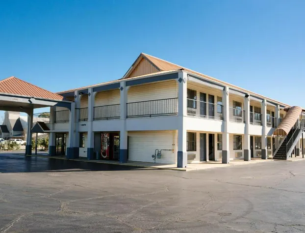 Days Inn by Wyndham Monroe LA hotel detail image 1