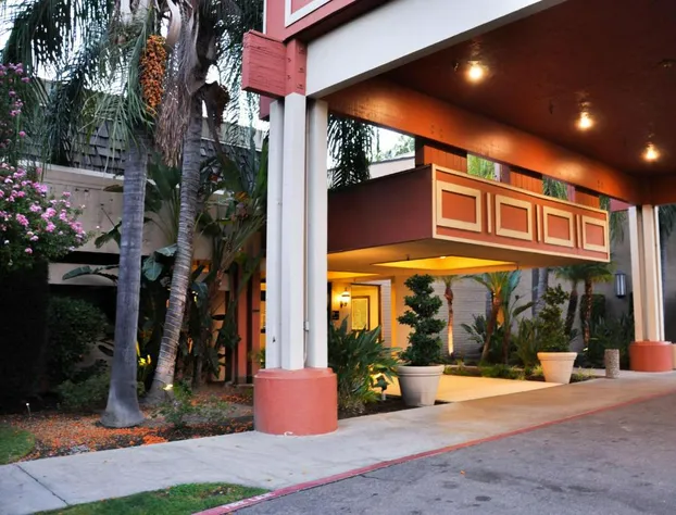 Piccadilly Inn Airport hotel detail image 1