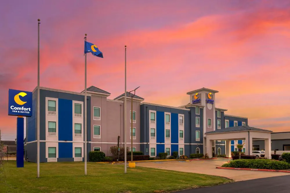 Comfort Inn & Suites Houston FM1960 - Champions hotel hero