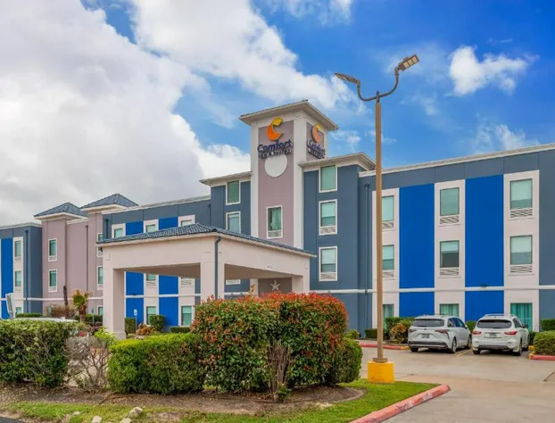 Comfort Inn & Suites Houston FM1960 - Champions hotel detail image 3