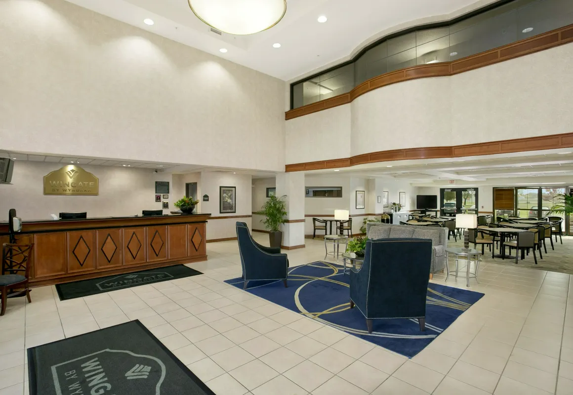 Wingate by Wyndham Green Bay/Airport hotel hero