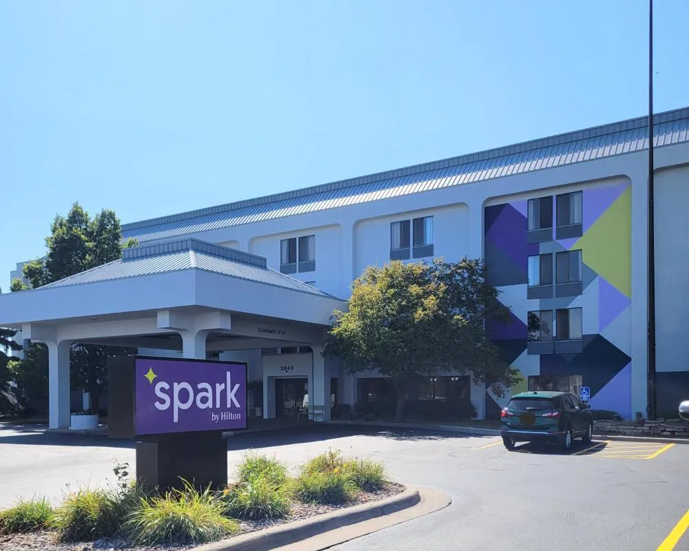 Spark by Hilton Green Bay hotel hero