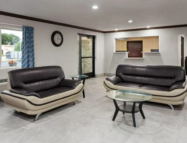 Days Inn & Suites by Wyndham Kaukauna WI hotel detail image 3