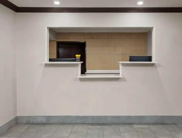 Days Inn & Suites by Wyndham Kaukauna WI hotel detail image 4