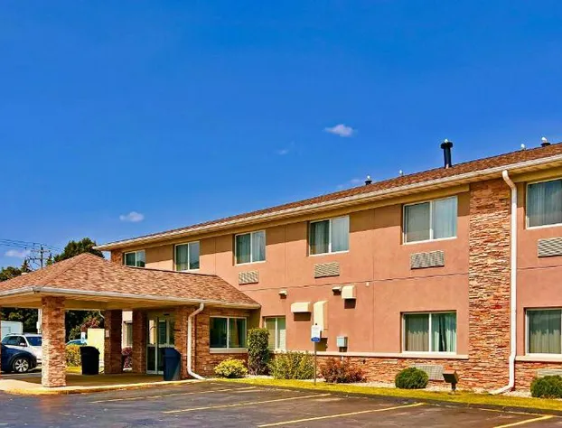 Quality Inn & Suites Green Bay - Ashwaubenon hotel detail image 1