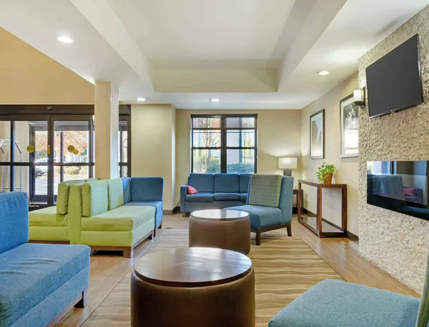 Comfort Suites Hanes Mall hotel detail image 2