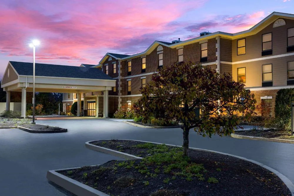 Hampton Inn & Suites by Hilton Petoskey hotel hero
