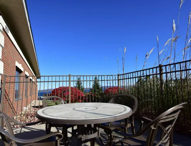 Hampton Inn & Suites by Hilton Petoskey hotel detail image 2