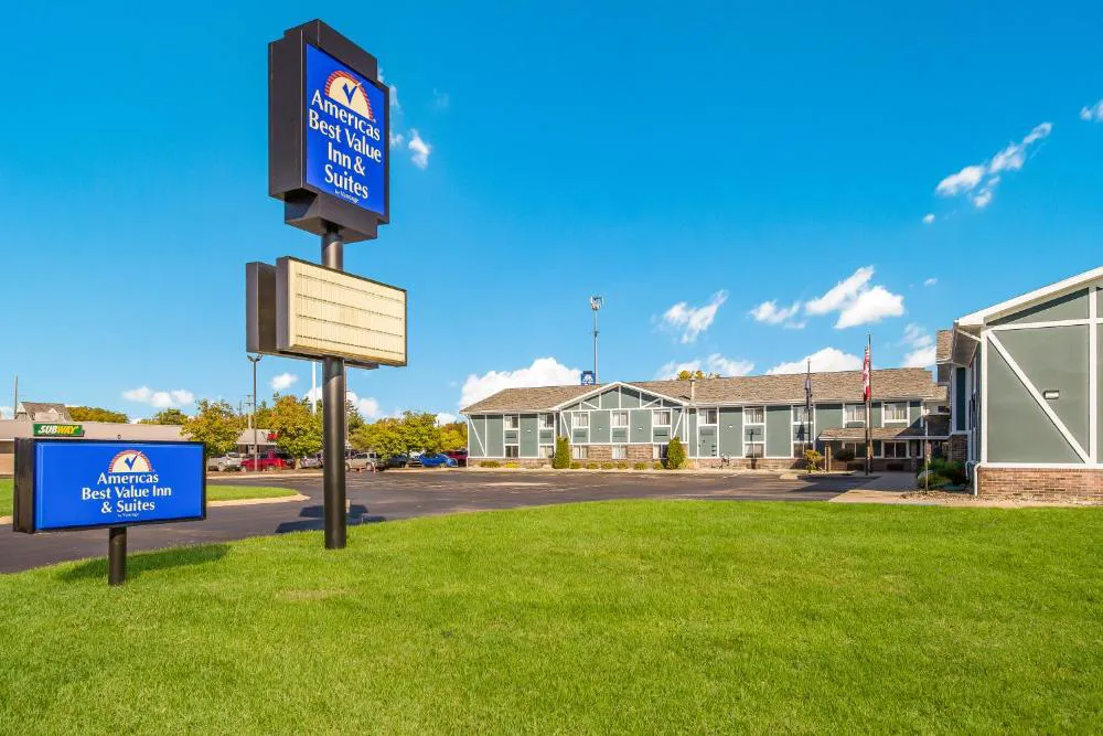 Americas Best Value Inn Birch Run hotel hero
