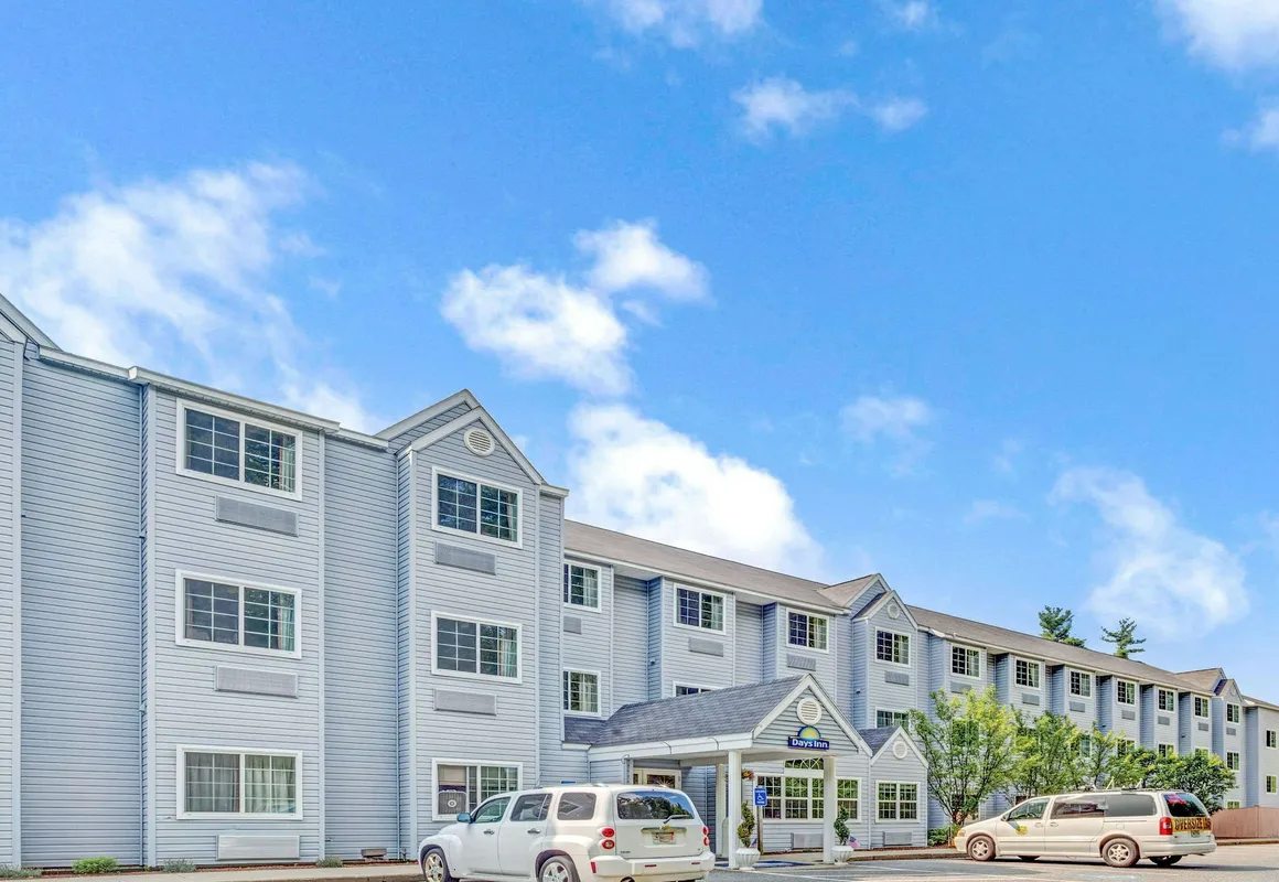 Days Inn by Wyndham Sturbridge hotel hero