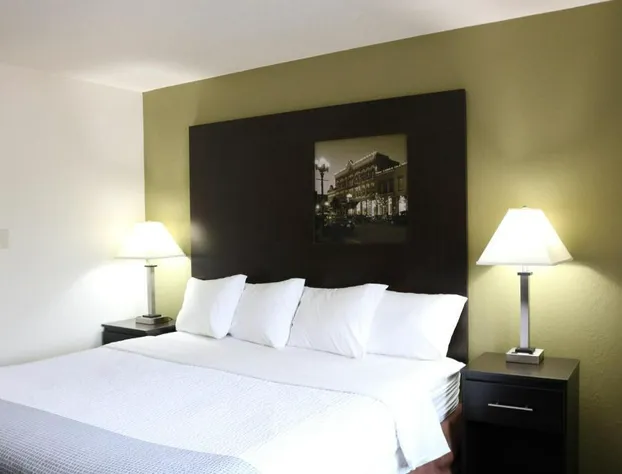 Super 8 by Wyndham La Crosse hotel detail image 3