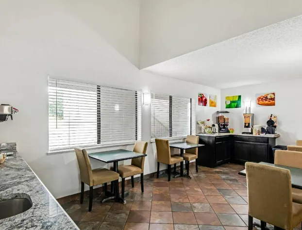 Quality Inn & Suites Junction hotel detail image 4