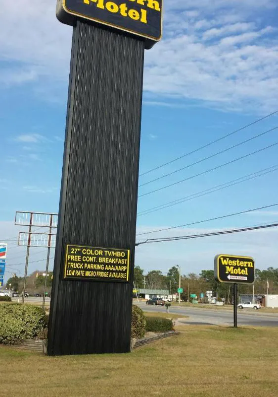 Western Motel hotel hero