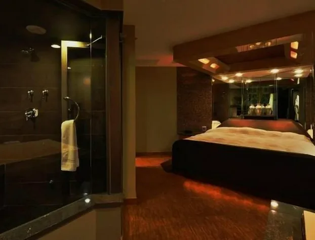 The Champagne Lodge & Luxury Suites hotel detail image 2