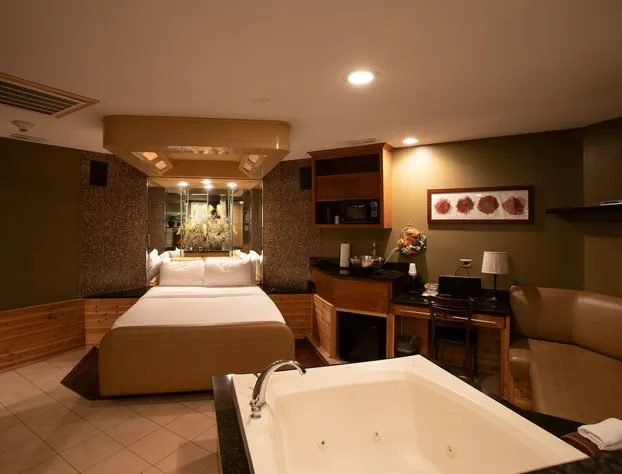 The Champagne Lodge & Luxury Suites hotel detail image 4