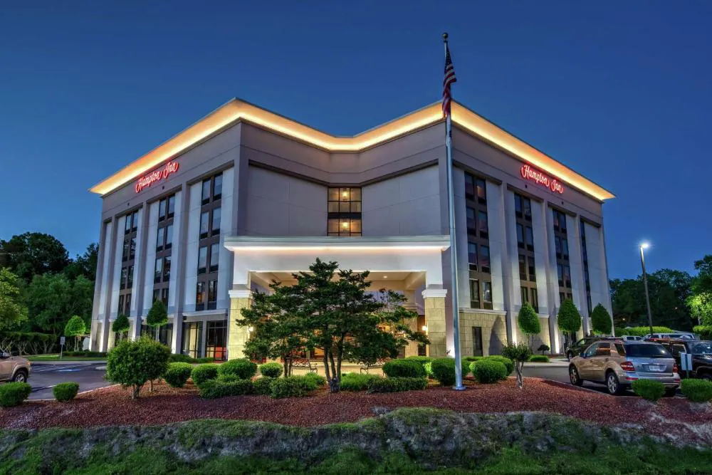 Hampton Inn Elizabeth City hotel hero