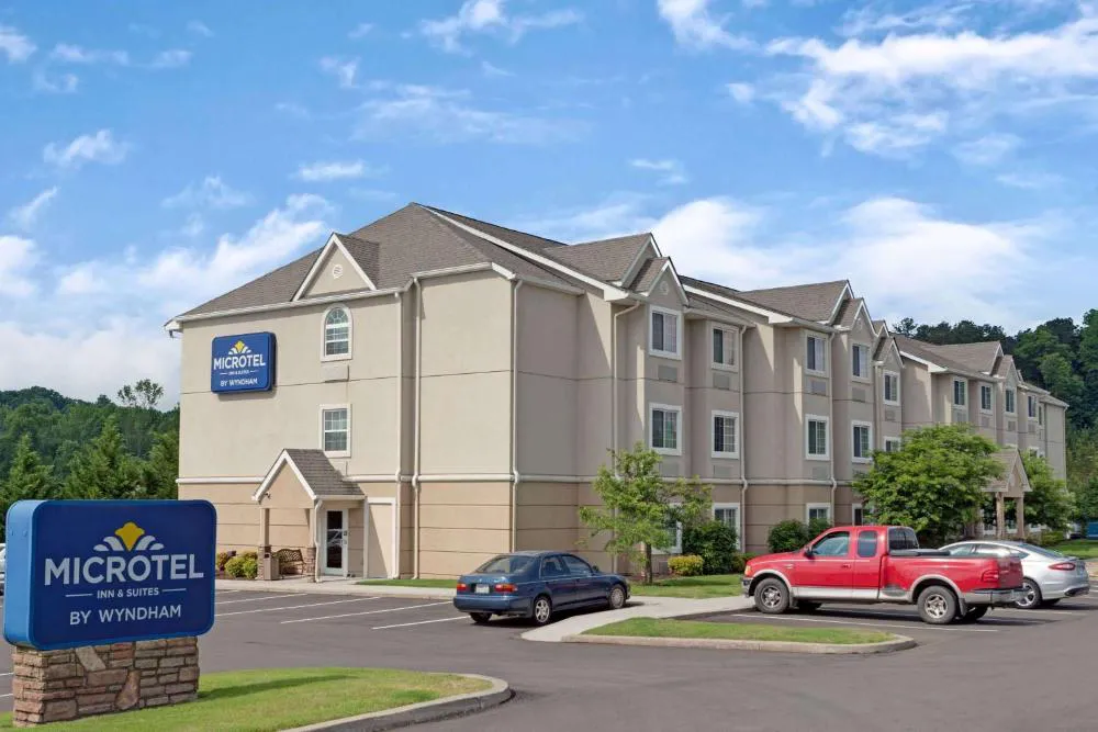 Microtel Inn & Suites by Wyndham Jasper hotel hero