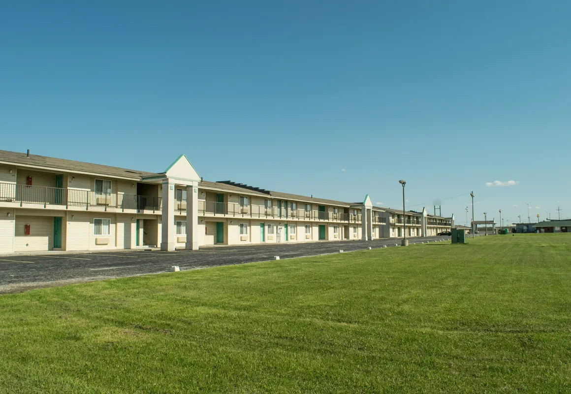 Regency Inn Perrysburg hotel hero