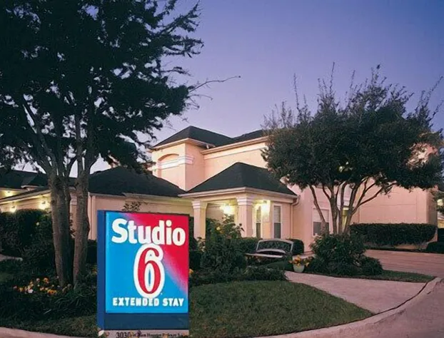 Studio 6 Dallas, TX - Garland - Northeast hotel detail image 1