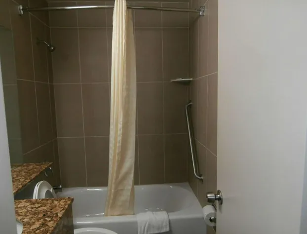 Americas Best Inn and Suites Fort Lauderdale North hotel detail image 1