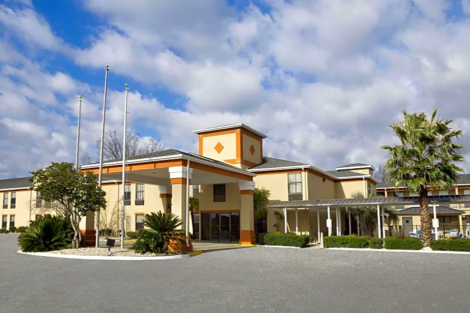 Hotel Kinder Express Near Coushatta Resort hotel hero