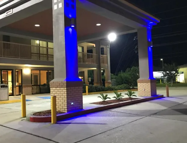 Super 8 by Wyndham Slidell hotel detail image 2