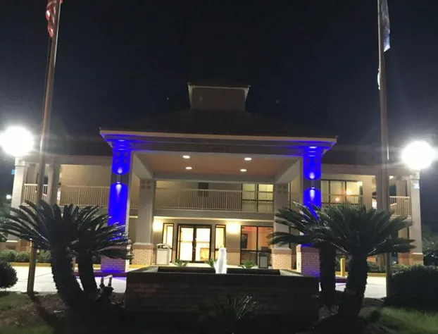 Super 8 by Wyndham Slidell hotel detail image 3