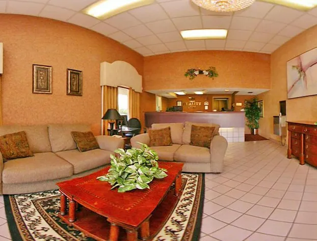 Rodeway Inn North Ridgeland hotel detail image 2