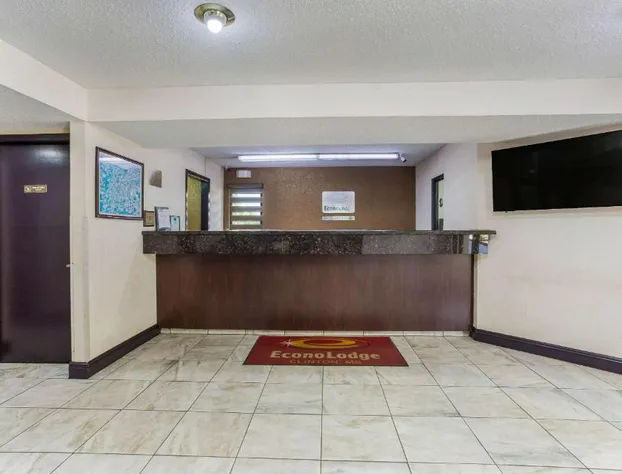 Econo Lodge Clinton - Jackson West hotel detail image 2