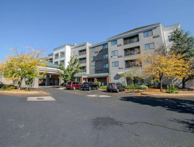 Country Inn & Suites by Radisson, Convention Center hotel detail image 3