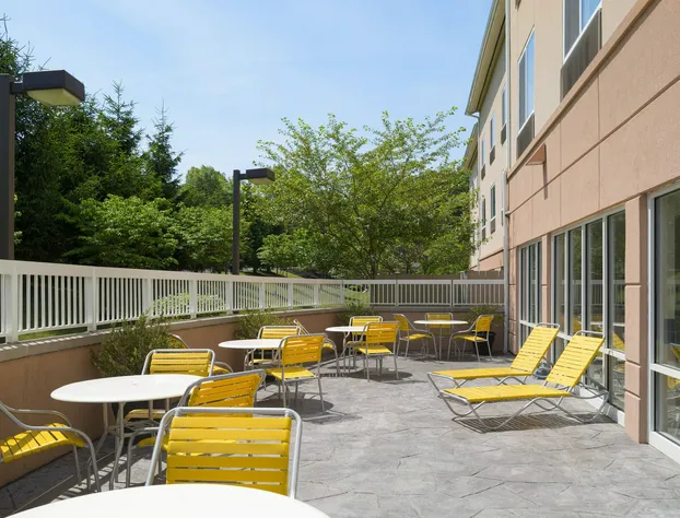 Fairfield Inn & Suites by Marriott State College hotel detail image 4