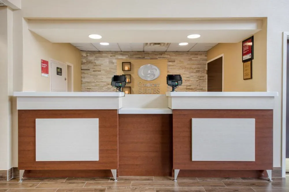 Comfort Suites Lafayette University Area hotel hero