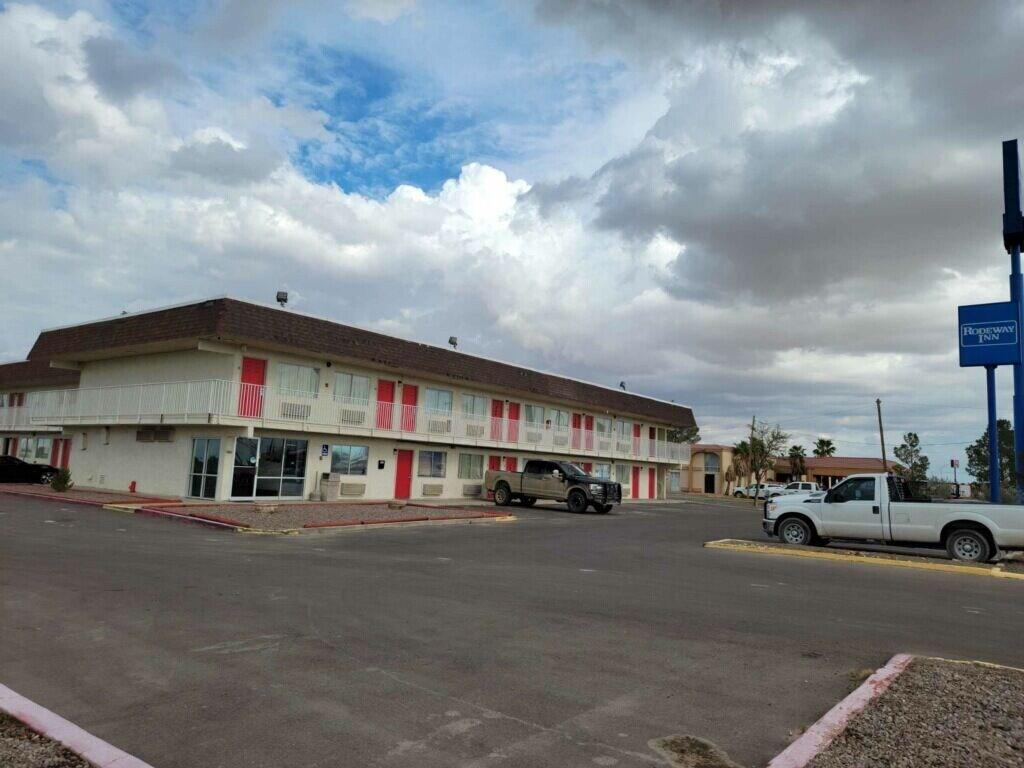 Rodeway Inn hotel hero