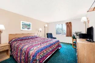 Super 8 by Wyndham Belle Fourche SD hotel detail image 3