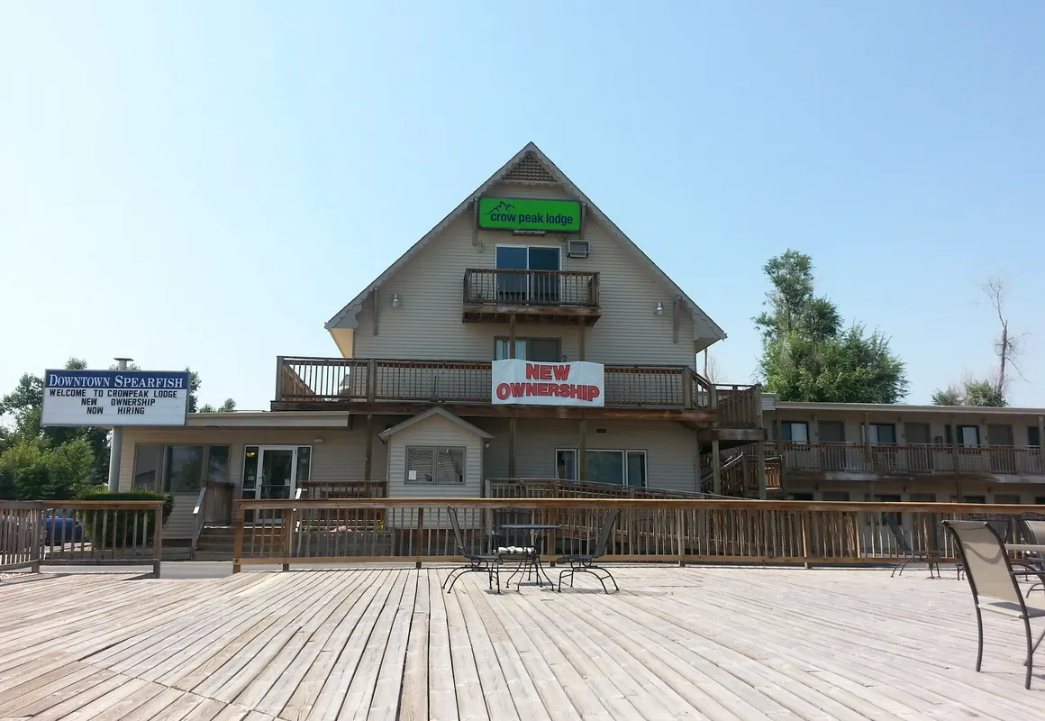 The Crow Peak Lodge hotel hero