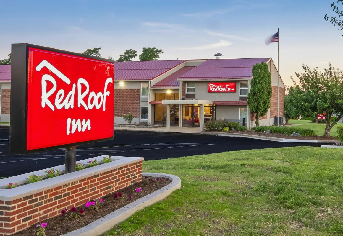 Red Roof Inn Leesburg, VA hotel hero