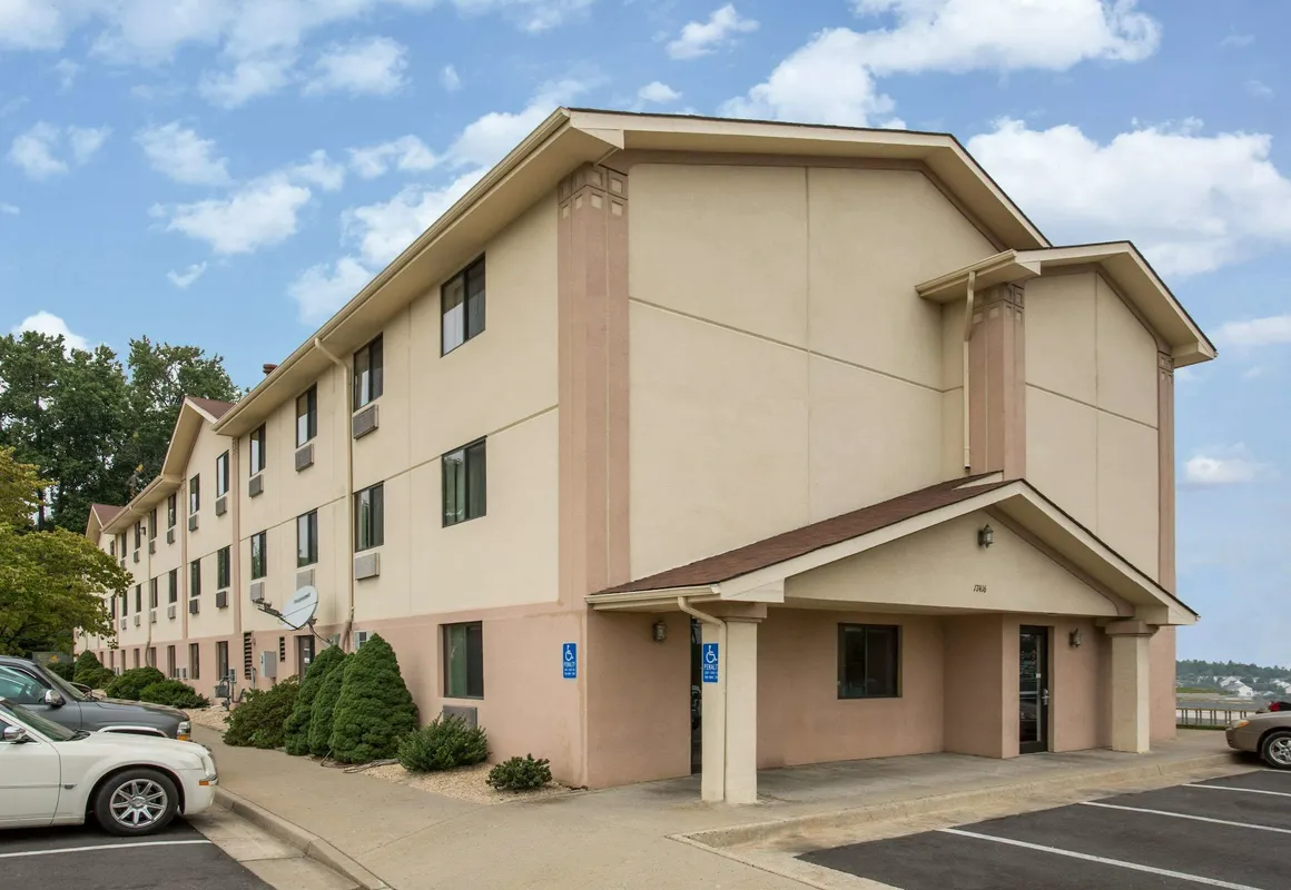 Super 8 by Wyndham Dumfries/Quantico hotel hero