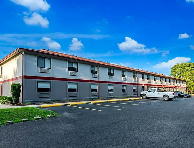 Red Roof Inn & Suites Vineland - Buena hotel detail image 4